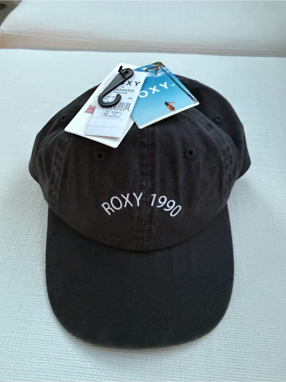 Roxy Black 'Roxy 1990' Embroidered Baseball Cap